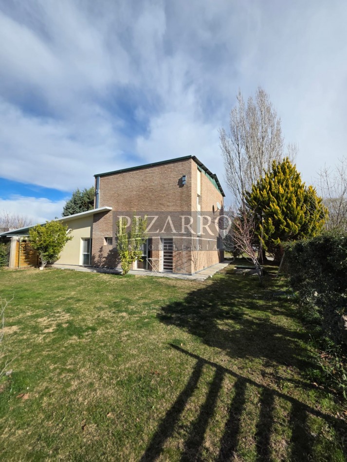 Casa en Barrio Privado La Zagala