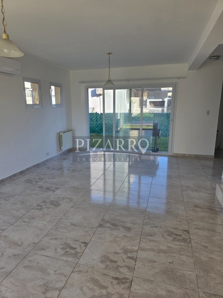 Duplex 4 Dormitorios - Barrio La Peregrina