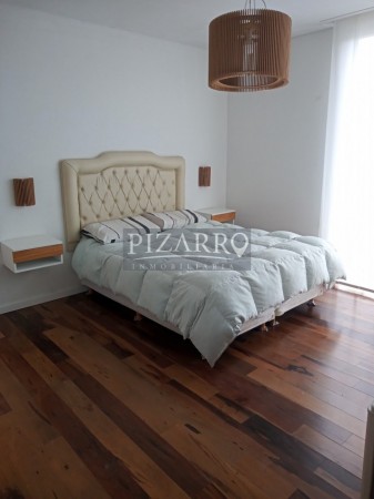 Casa Gerencial Barrio Cerrado La Peregrina