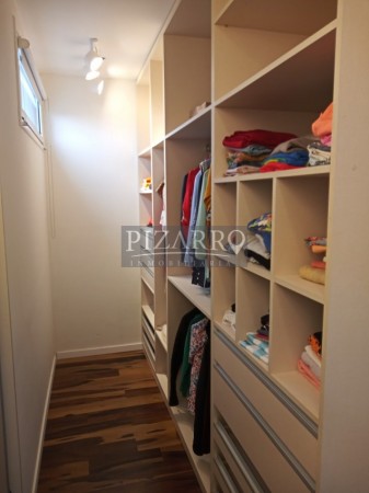 Casa Gerencial Barrio Cerrado La Peregrina