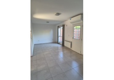 Duplex Tres dormitorios Barrio Canal V