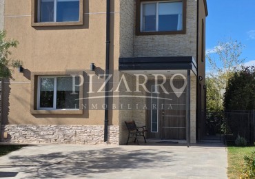 Duplex tres Dormitorios Barrio Naturaleza La Peregrina