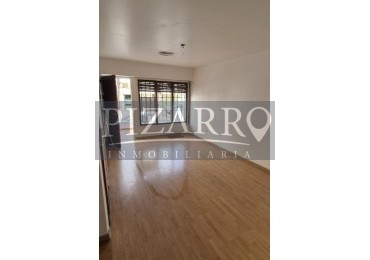 Alquiler Hermoso Triplex tres dorm. con cochera Centrico