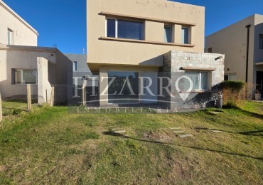Duplex 4 Dormitorios - Barrio La Peregrina